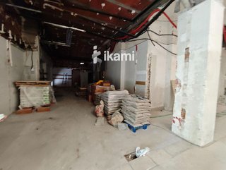 Local comercial en alquiler en Valderas - Los Castillos en Alcorcón