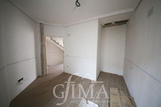 Casa adosada en venta en Tomelloso