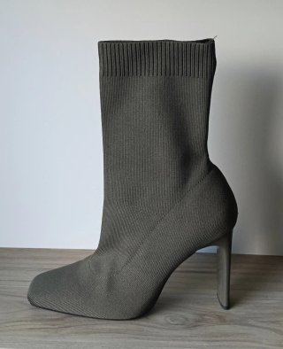 Botas Zara verde militar tacón.Tipo calcetin Nueva