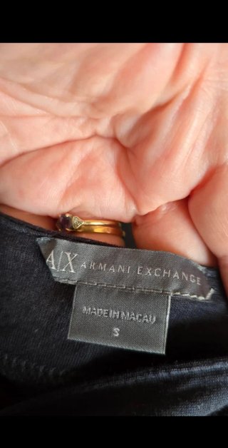 Top Armani Negro