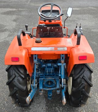 Tractor Kubota B1-17 4x4 Usado