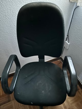 Silla de oficina negra