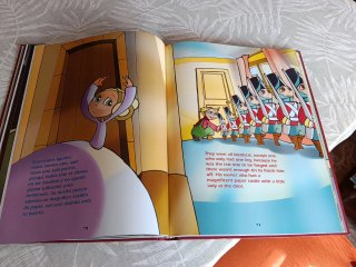 Cuentos bilingüe en castellano y en inglés.