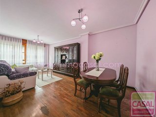 Piso en venta en La Villa - Bazuelo en Mieres