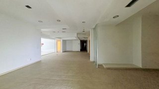 Local comercial en venta en Ensanche - Sar en Santiago de Compostela