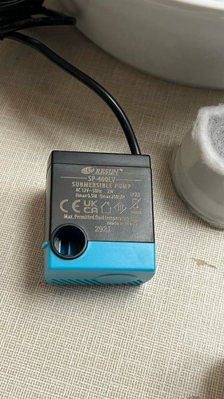 Fontana in ceramica per cani e gatti