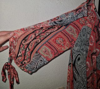 Blusa Estampada Multicolor con Cinturón