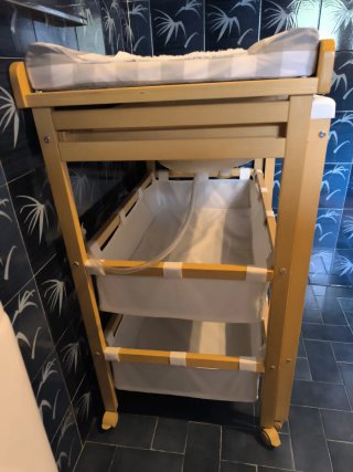 Cambiador bañera bebé madera