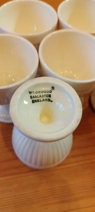 6 Hueveras Wedgwood de Porcelana