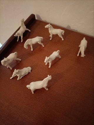 Caballitos de porcelana antiguos