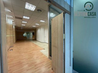 Local comercial en alquiler en Ensanche - Sar en Santiago de Compostela