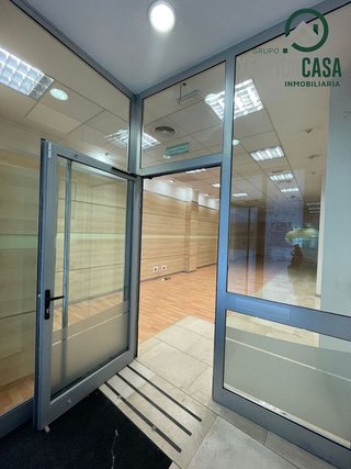 Local comercial en alquiler en Ensanche - Sar en Santiago de Compostela