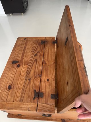 Baúl rústico de madera maciza