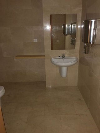 Local comercial en alquiler en Ensanche en Pamplona