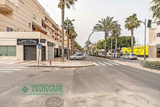 Local comercial en alquiler en Roquetas Centro en Roquetas de Mar
