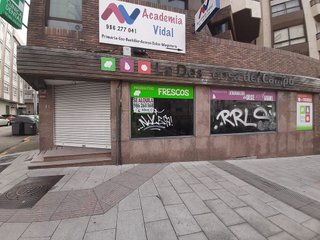 Local comercial en alquiler en Calvario - Santa Rita en Vigo