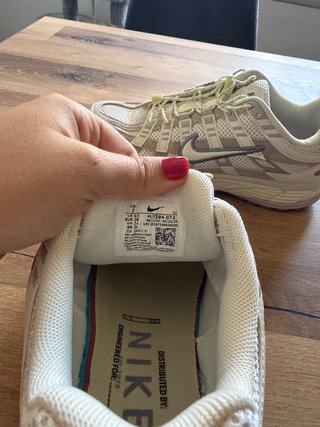 Nike P-6000 unisex blanco hueso/violeta