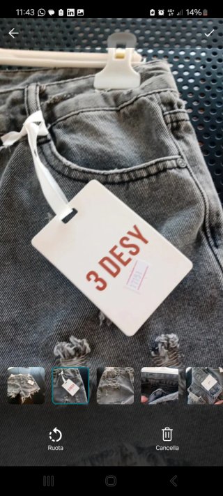 Pantaloncini jeans strappati 3 DESY