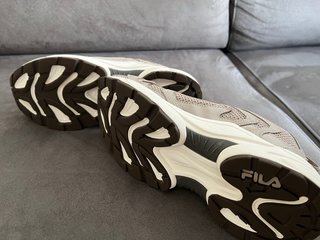Zapatillas Fila Beige/Gris