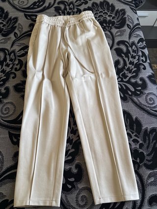 Traje Lola Casademunt Beige y Dorado