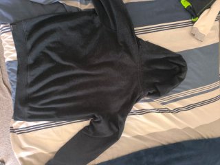 Sudadera Volcano con capucha negra