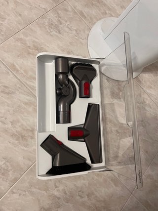 Dyson V10 Dok
