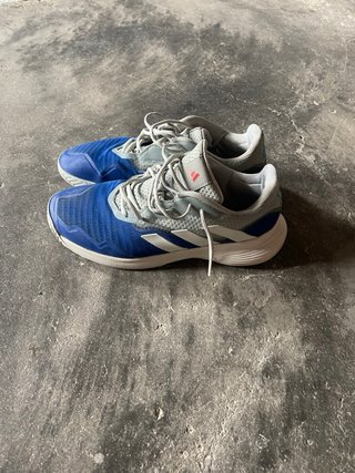 Pack pádel: pala, paletero y zapatillas