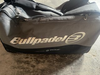 Pack pádel: pala, paletero y zapatillas