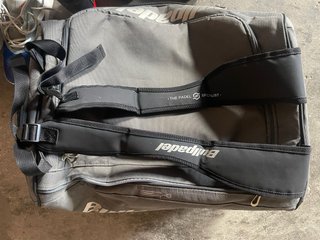 Pack pádel: pala, paletero y zapatillas