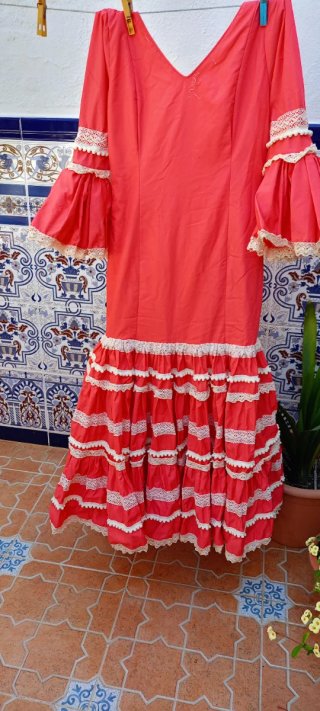 Traje de flamenca volantes y encaje