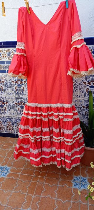 Traje de flamenca volantes y encaje