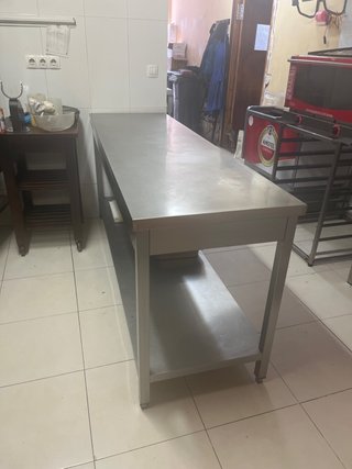 Mesa de acero inoxidable