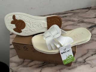 Ciabatte donna ONCAI bianche e beige