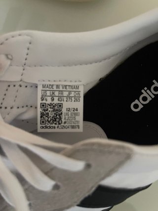 Zapatillas Adidas Grises y Blancas autenticas .