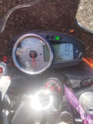 Kawasaki Z750 2007 con avería en caja de cambios.