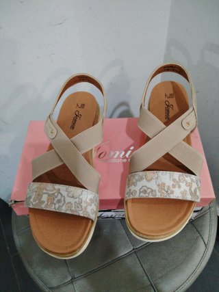 Sandali donna beige/oro n.40