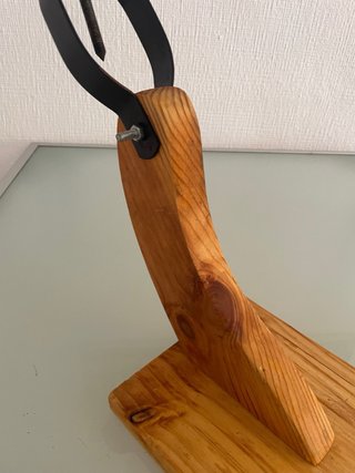 Jamonero de madera y metal