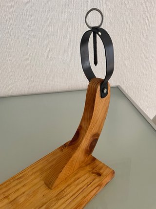 Jamonero de madera y metal