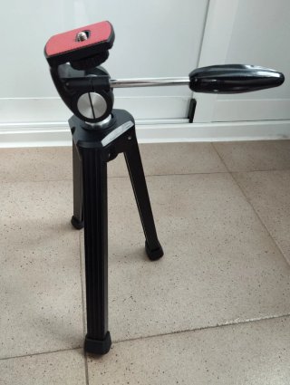 Trípode para cámara o móvil con funda