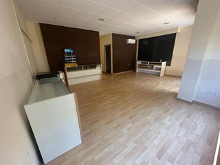 Local comercial en alquiler en Montilivi - Palau en Girona