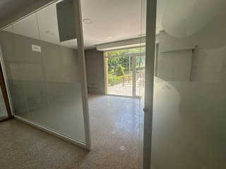 Local comercial en alquiler en Montilivi - Palau en Girona