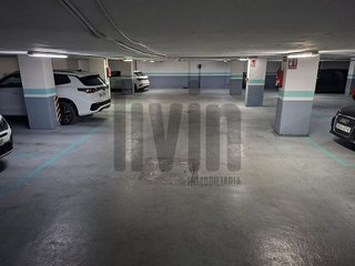 Garaje en alquiler en Avda de Madrid - Pº de la Estación en Jaén