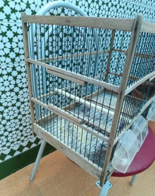 Jaula artesanal para pájaros