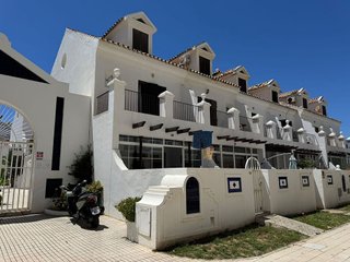 Casa adosada en venta en Zona Sohail en Fuengirola