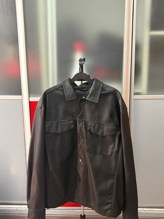 Chaqueta de cuero negra