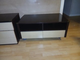Cajonera salón/habitación beige y negro