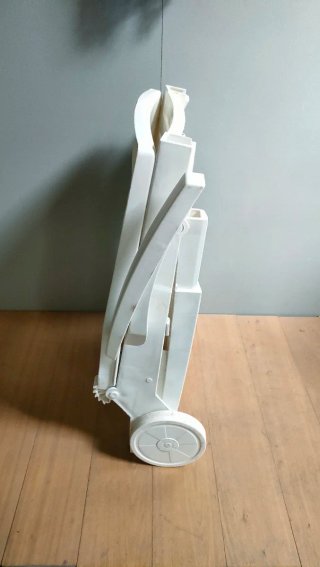 Tumbona plegable con ruedas y cojín