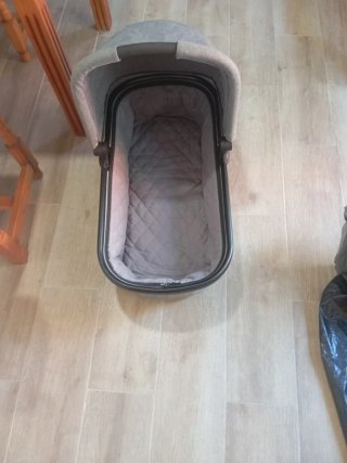 Capazo gris para bebé