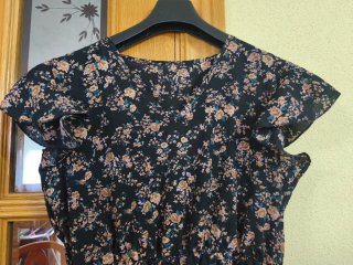 Vestido negro estampado floral