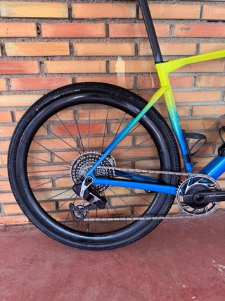 Bicicleta de gravel BMC Kaius 01 ONE. Talla 58